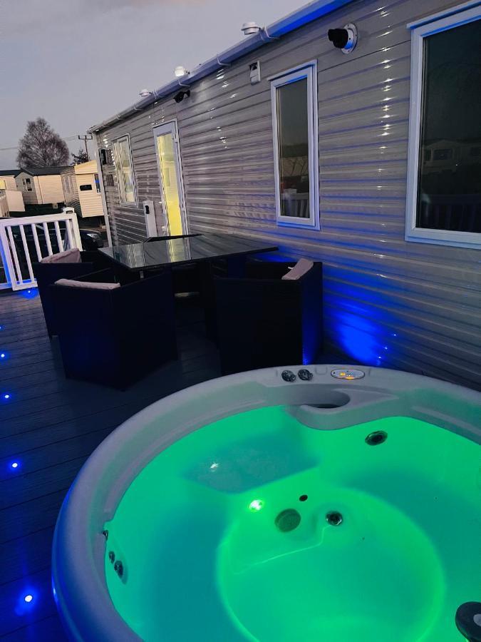 The Sunflower Luxury Caravan At Tattersall Lakes Hotel Татершал Екстериор снимка